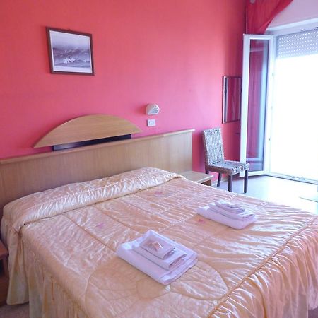 Consul Hotel Rimini Kültér fotó