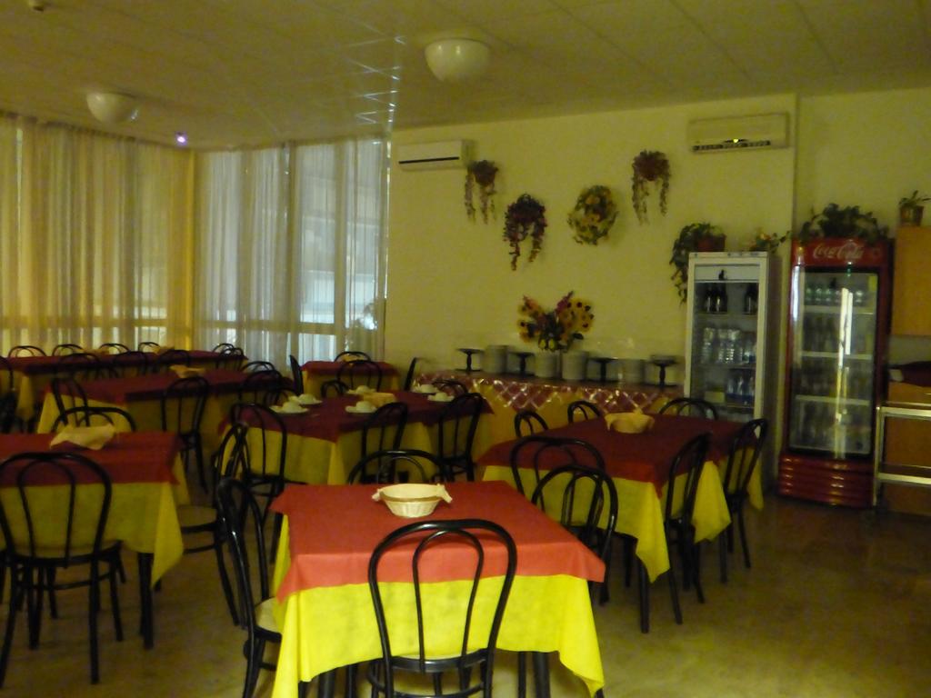 Consul Hotel Rimini Kültér fotó